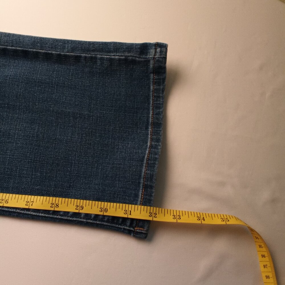 Levi's Jeans Size 6 Low Rise Boot Cut Medium Wash - Picture 8 of 9